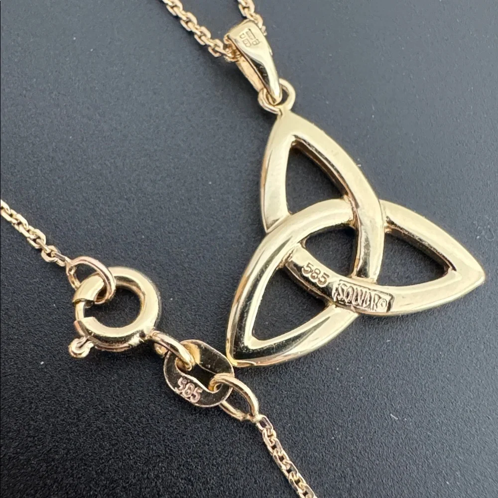 14K Gold Trinity Knot Pendant‎